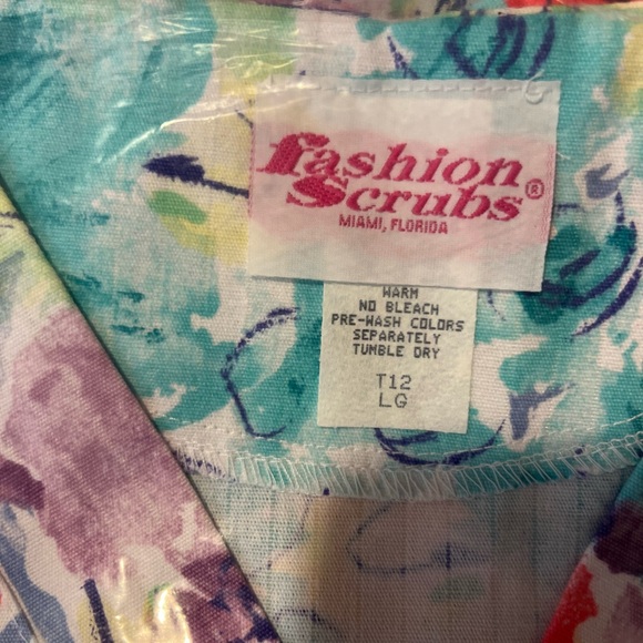 Women’s scrubs top bundle size large 3 pieces L~3 - Picture 5 of 8